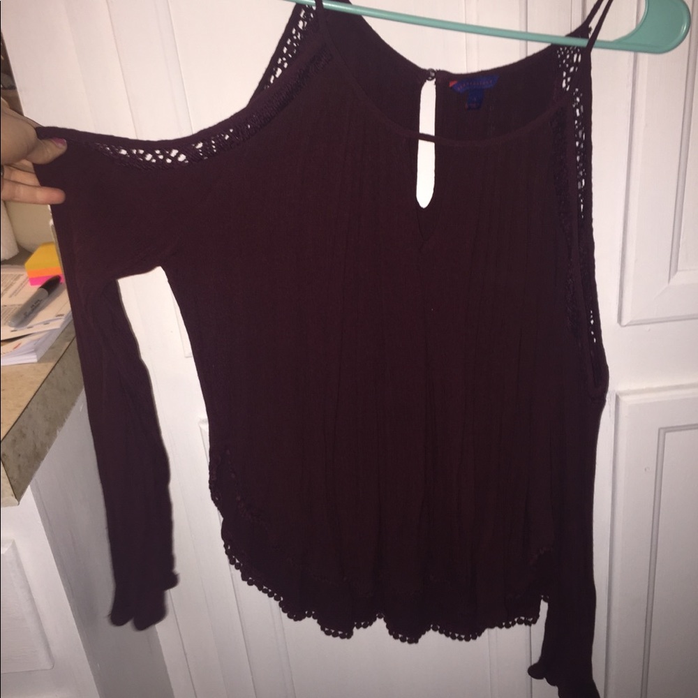 Off shoulder sleeve dress